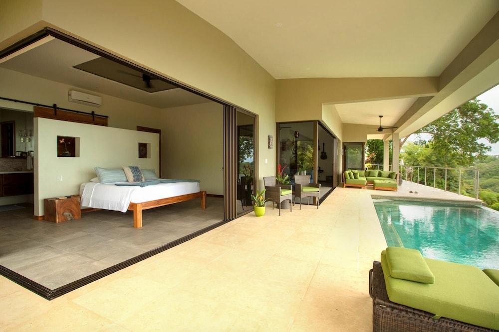 لوكسي 4 بد روم فيلا وي يبيك أوشنفيو إنفينيتي بول