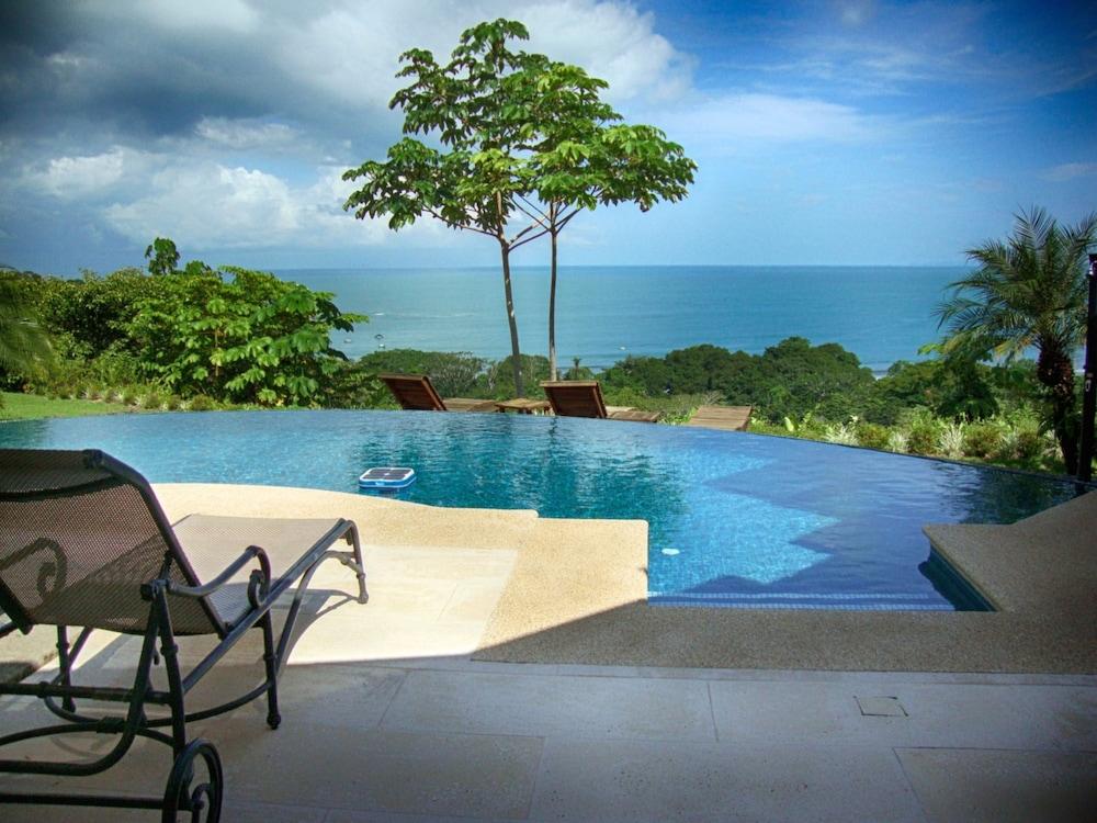 فيلاز باي تيكوا