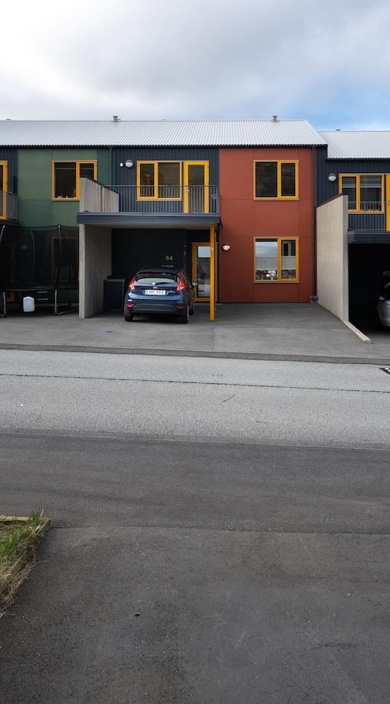 سي آند سيتي فيو - لاكوريوس - هيكينج