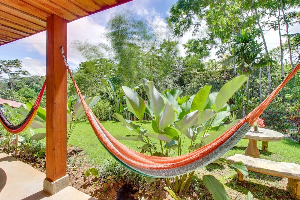 فالي أوف دريمز إيكو لودج روم