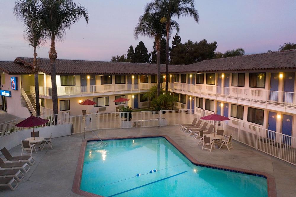 موتل 6 كاماريللو، كاليفورنيا