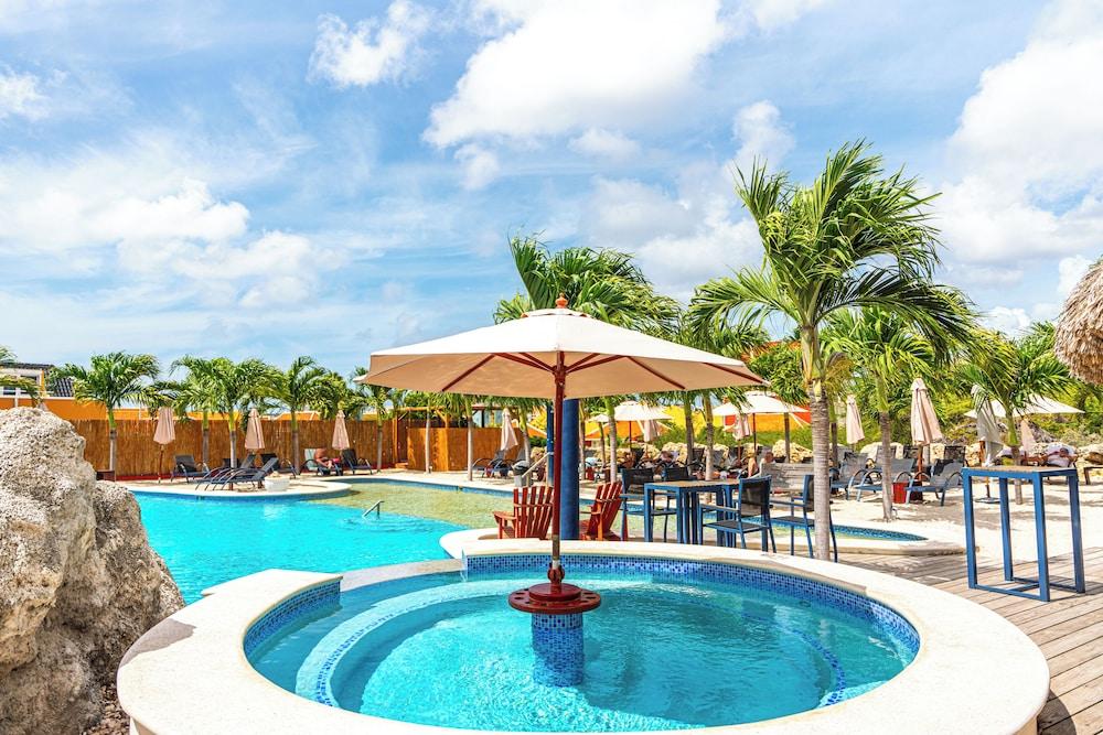 ذا ريتز فيليدج هوتل