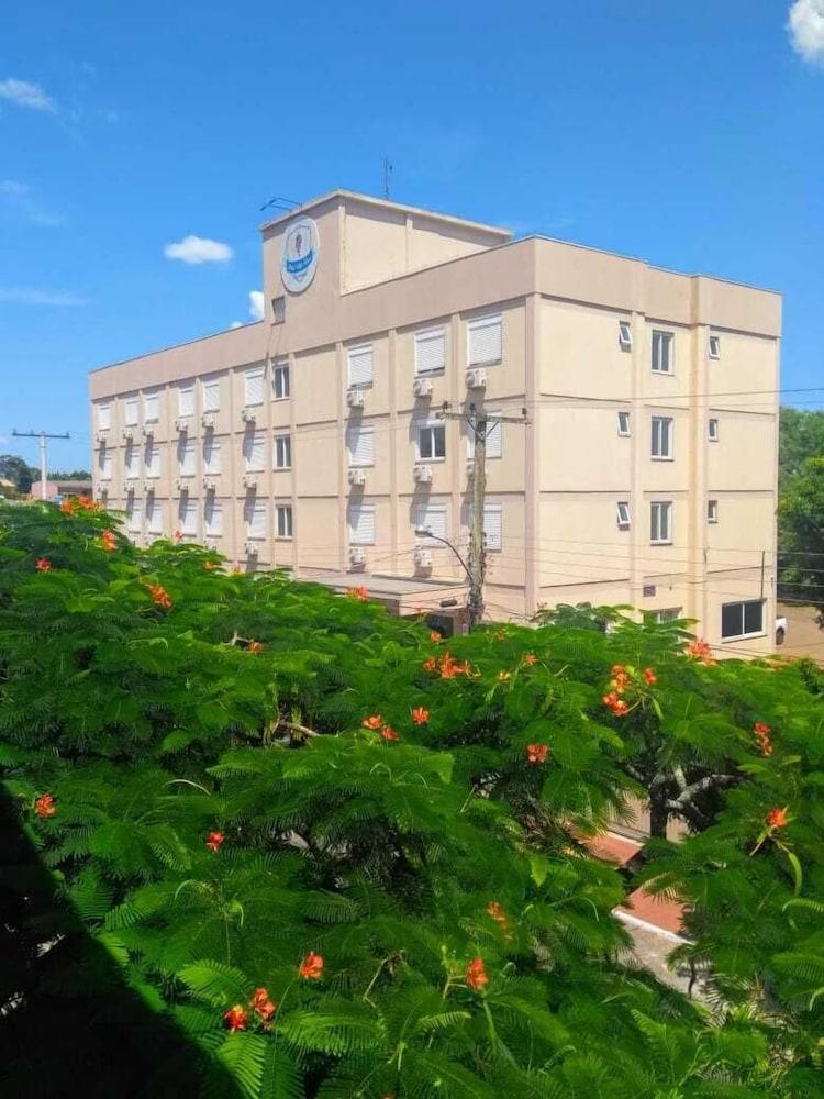 هوتل فيل هاوس بريميوم