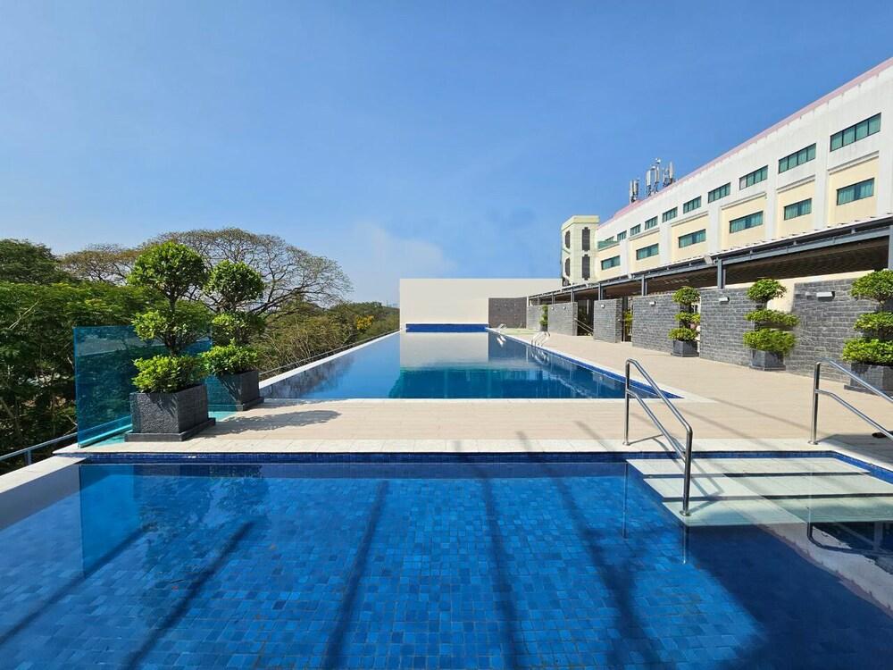 ساميت باركفيو