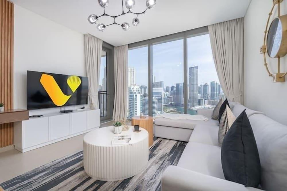 5242 Dubai Marina JBR Beach & Ain Dubai