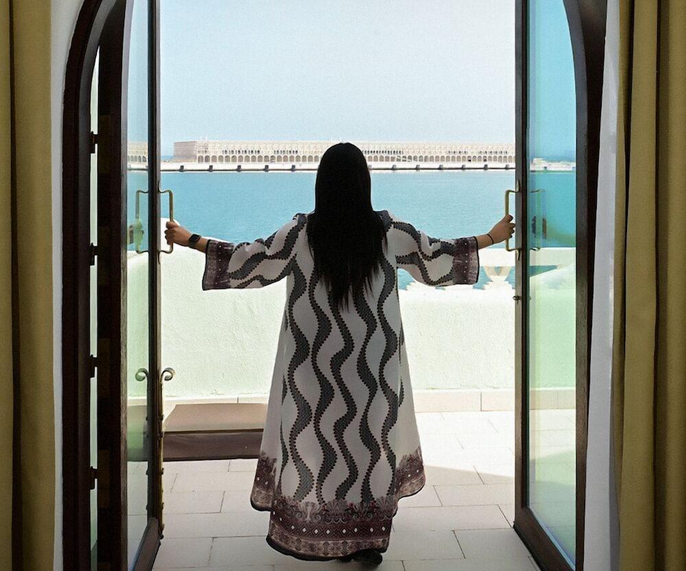 فندق المينا اند ريزيدنس