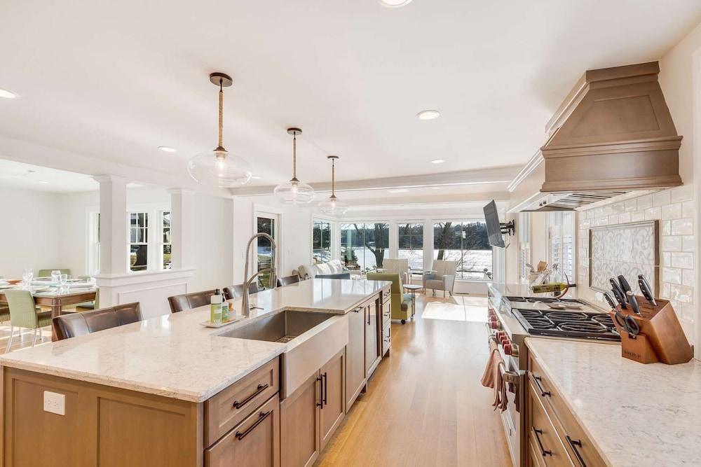 ريفربيند لاندينج