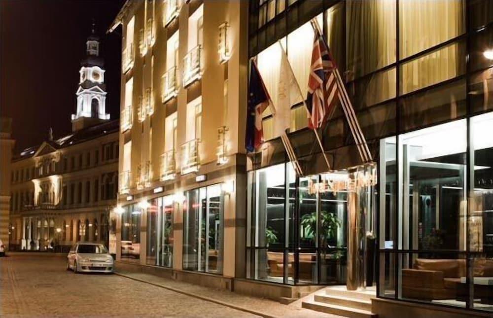 رويال سكوير هوتل آند سويتس