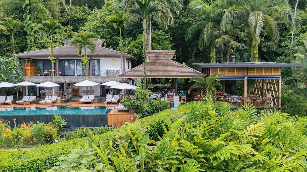 أوكسيجين جانجل فيلاز آند سبا