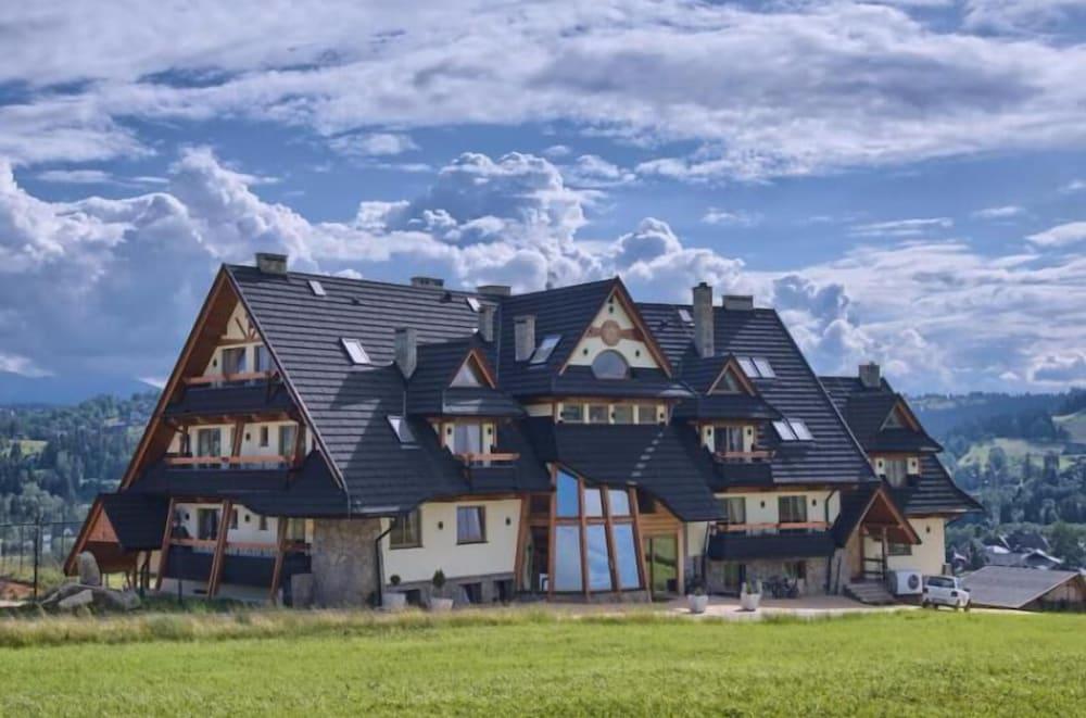 مونتينيرو ريزورت آند سبا