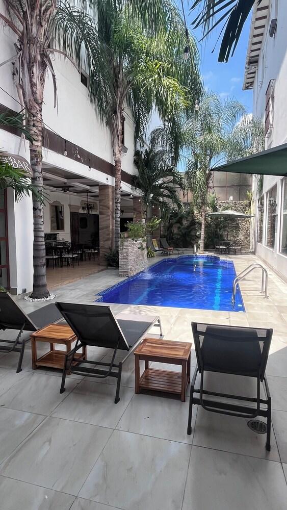 هوتل باتريمونيال باي جرينفيلد