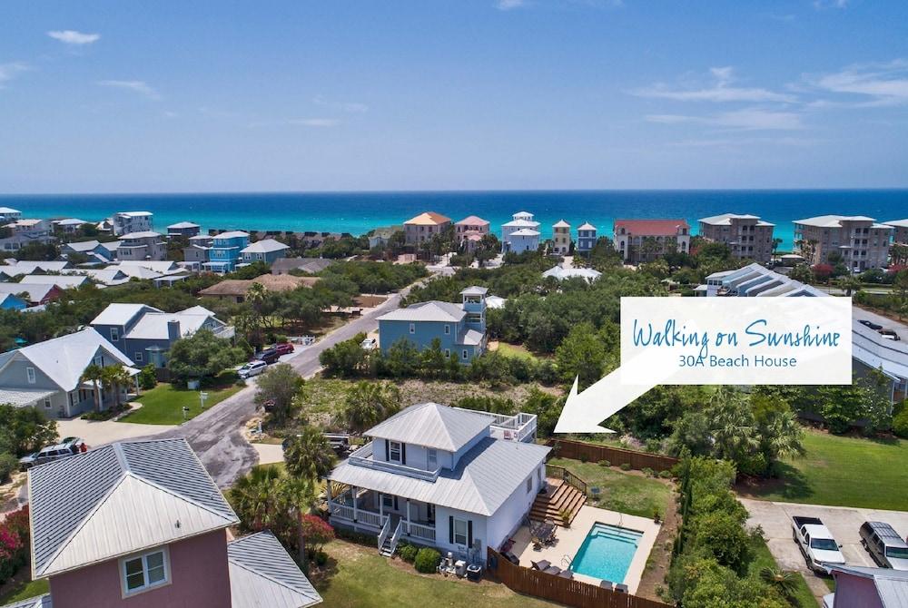 30 أيه بيتش هاوس - واكينج أون صن شاين باي بان هاندل جيتاواي