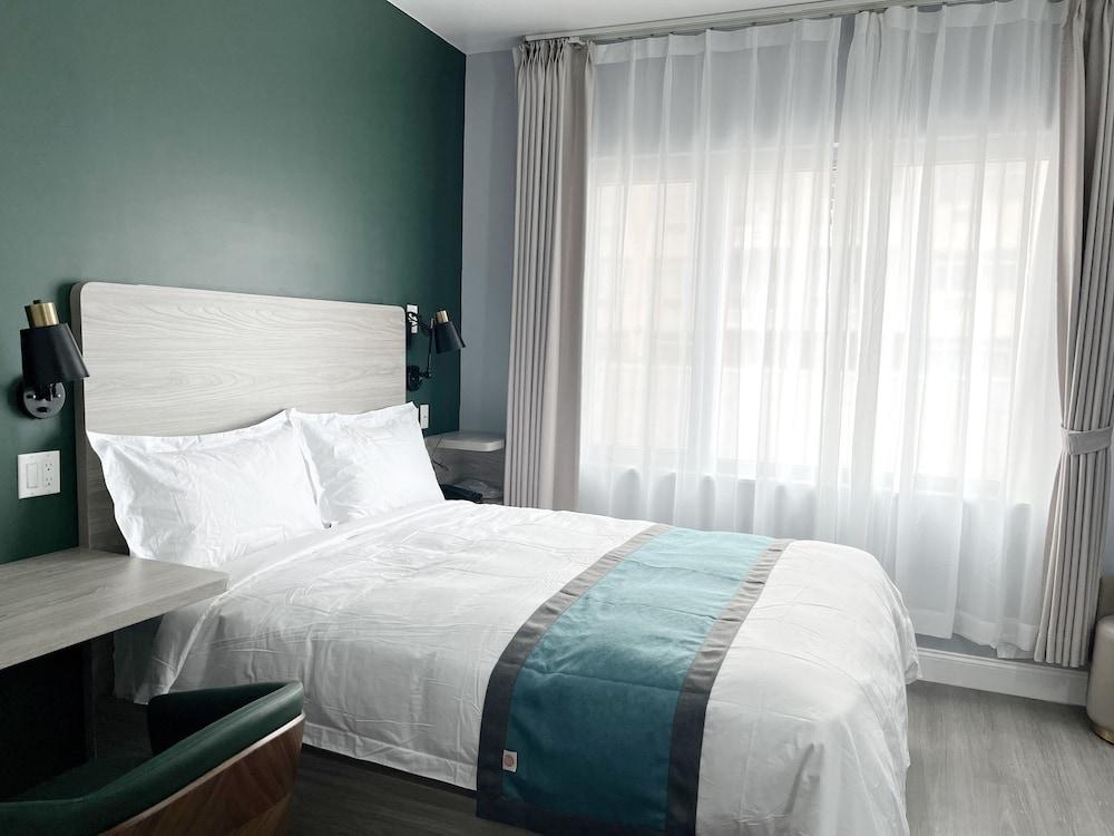 ستارلايت هوتل