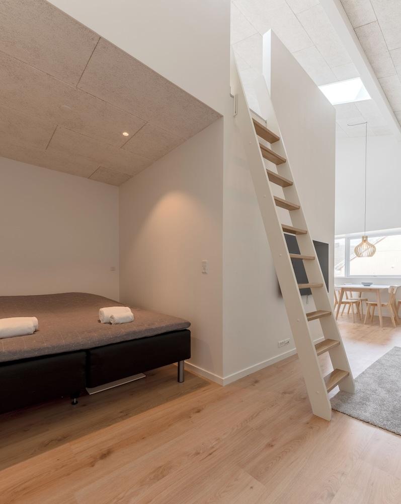 براند نيو / أيربورت / رينتيوركار / فرر  اركينج