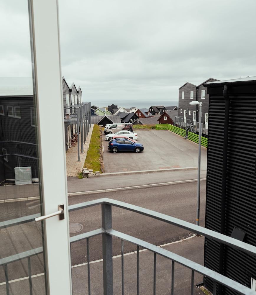 ديلايتفول 2 بد روم أ ا ت |ن بالكوني | باركينج