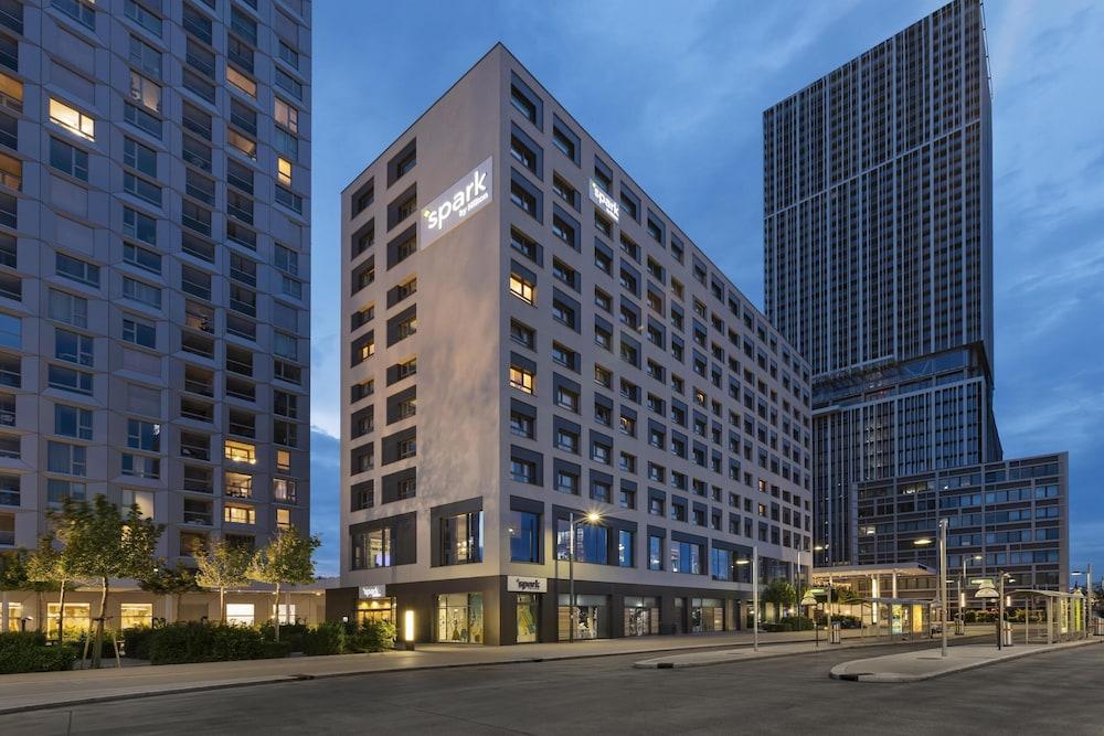 سبارك باي هيلتون فيينا دوناوستات