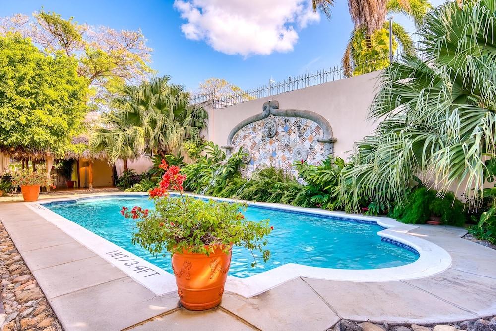 هوتل لوس روبلز