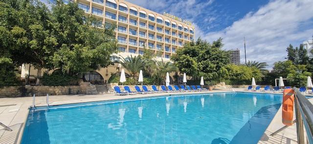 نافاريا هوتل