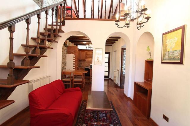 Captivating 4 -bed Apartment in Bellagio Historic