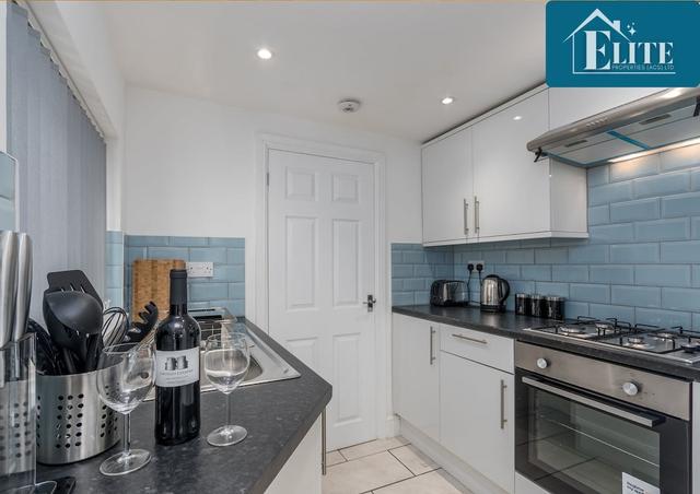 Elite Properties - Sleeps Up to 5 - Coventry