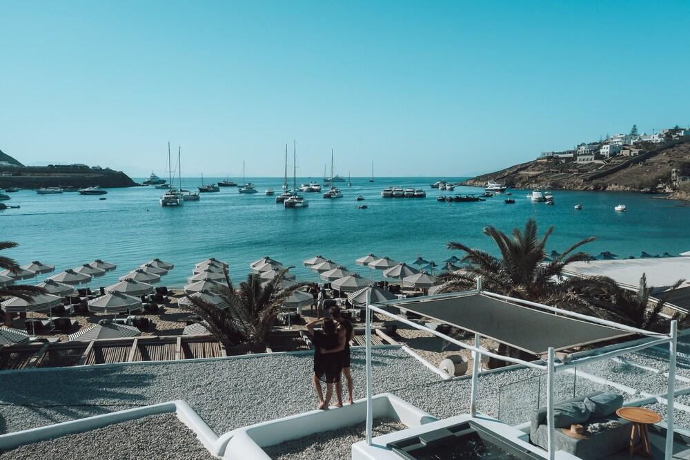 ميكونوس أموس هوتل