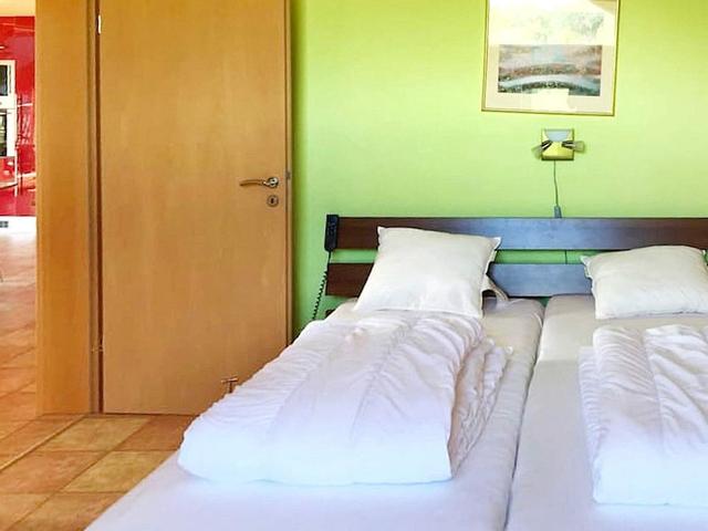 هوليداي هوم إن إيدسافا جي