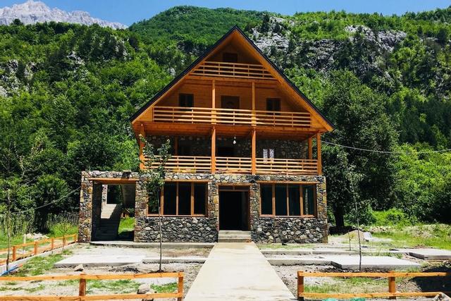 Alpine House Thethe
