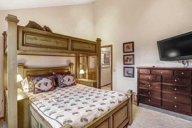 سكاي إن، سكاي أوت، 2 بدروم لاكشري ريزيدنس إن سنوماس فيليدج