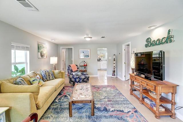 Sunfish Harbor 2 Bedroom Cottage by Redawning