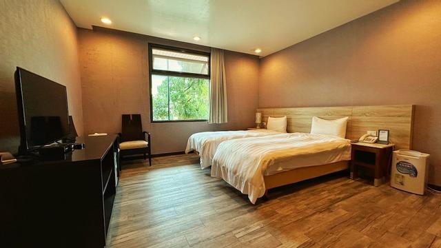 فور سيزون بيوتي ريزورت