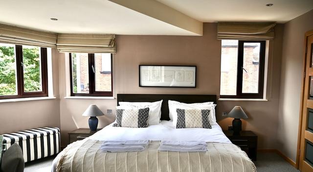 ذا بيكر بي آند بي، تاتسفيلد