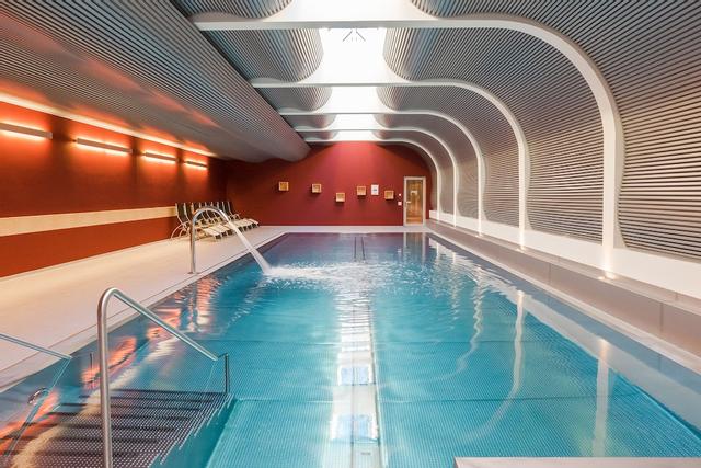 هوتل آمباسادور زيرمات