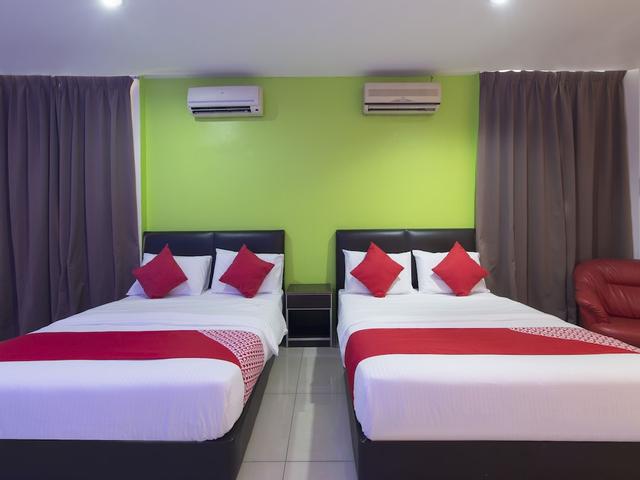 OYO 44072 Mines Cempaka Hotel