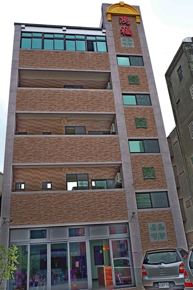 لاكي هوتل