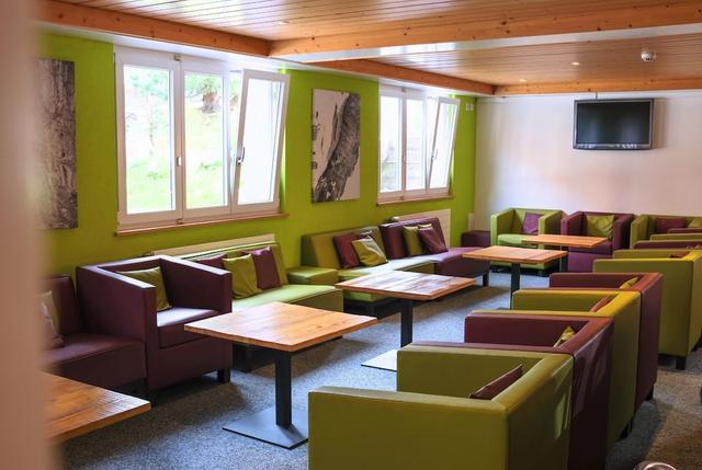 إيجر لودج تشيك