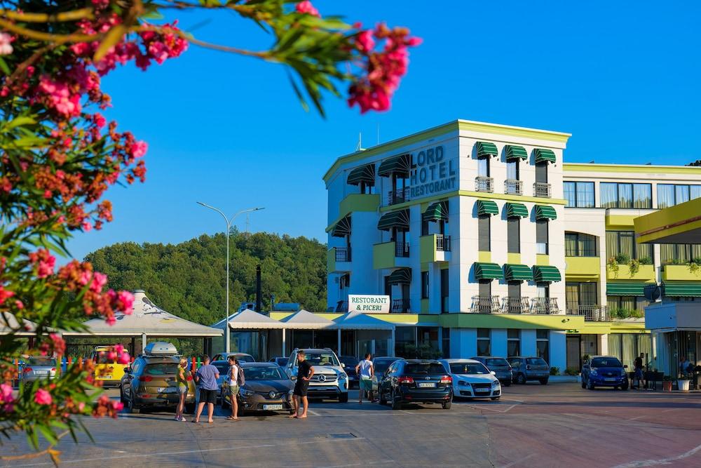 Lord Hotel & Restaurant at AutoStation