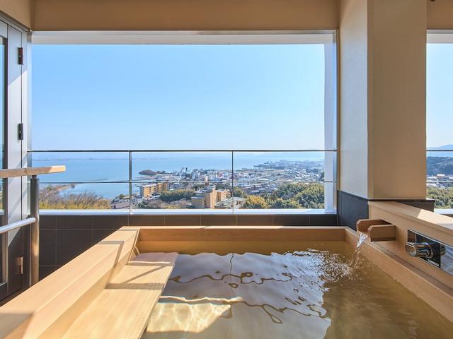 ساتويو موكاشيبا ناشي يوزانسو ريوكان