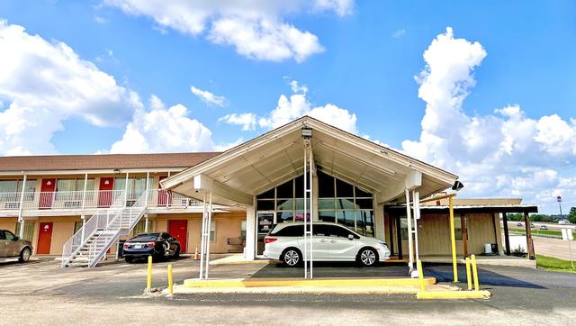 ثندربيرد موتيل هيلزبورو