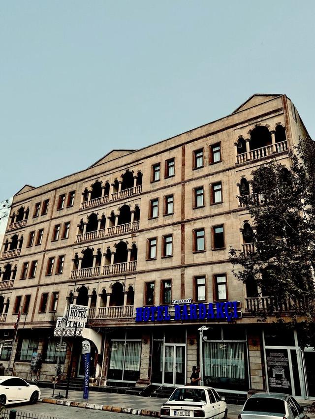 تاس ساراي باردسي هوتل