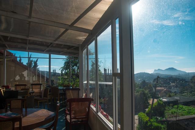 ذا روك هوتل