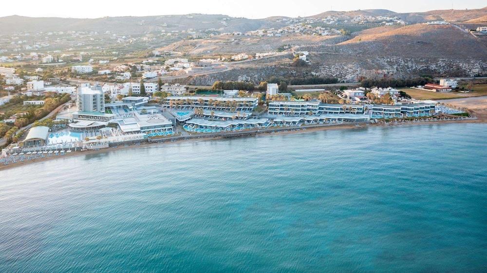 أرينا بيتش ريزورت