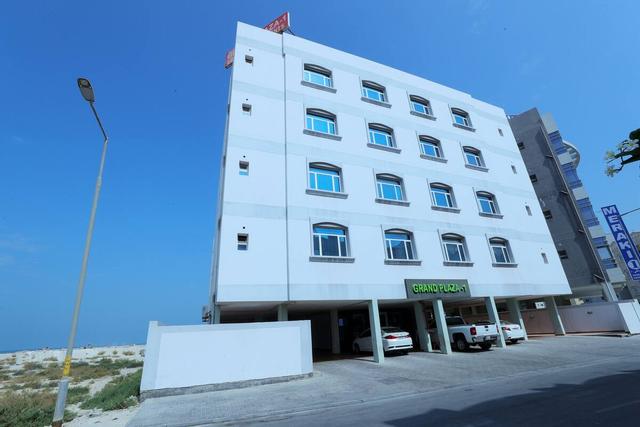 أو واي أو 105 جراند بلازا 1