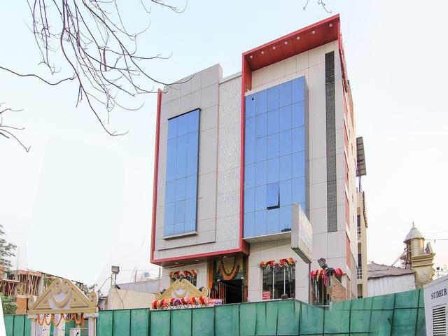 OYO 13932 Hotel Pushpanjali