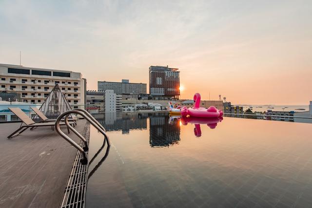 بلاكوودز هوتل باتايا