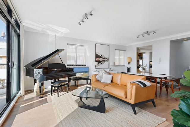 دارلينج هاربر بنتهاوس فيوز آند هوت تب