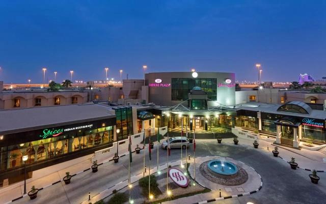 كراون بلازا البحرين فندق تابع لمجموعة فنادق آي إيتش جي