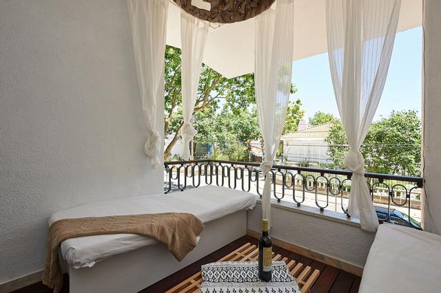 أواسيز سنترال أبارتمنت