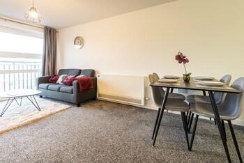 Bootle Dream Home - Free Parking - Fast Wifi! -25
