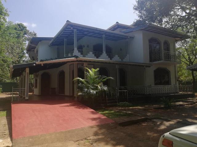 إن إل آي جيست هاوس