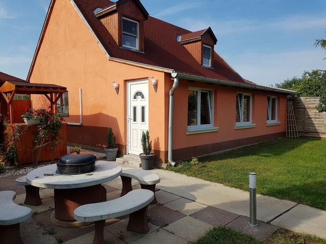 أيربورت 16 بد آند بريكفاست